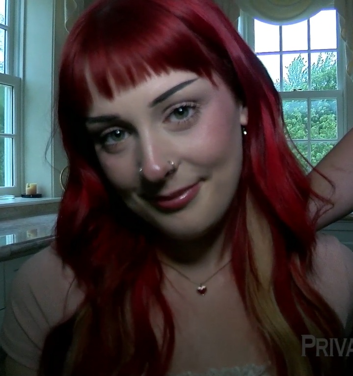 PRIVATE SOCIETY – Sexy Pelirroja Se Corre Con Creampie