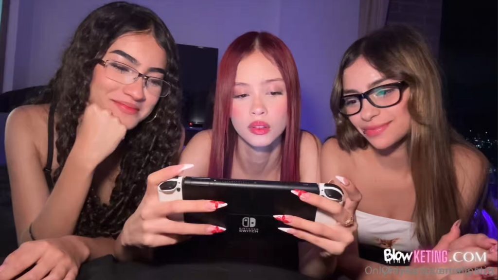 SKINNI CURLY, KATEDOLL Y ELI PETITE, ORGIA EN BLOWKETING