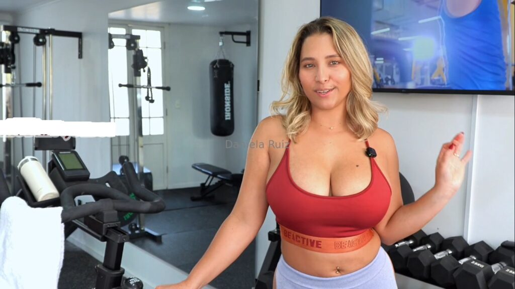 DANIELA OFICIAL 18, CLASES DE SEXO EN EL GYM