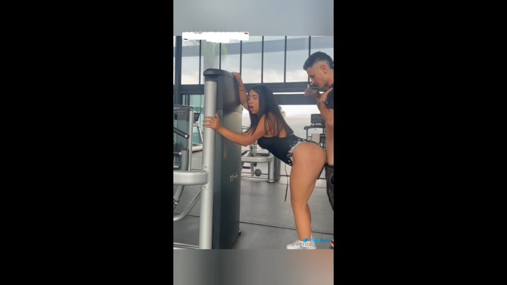 VERO AGUASSS, LE SACO TODA LA LECHE A MI ENTRENADOR